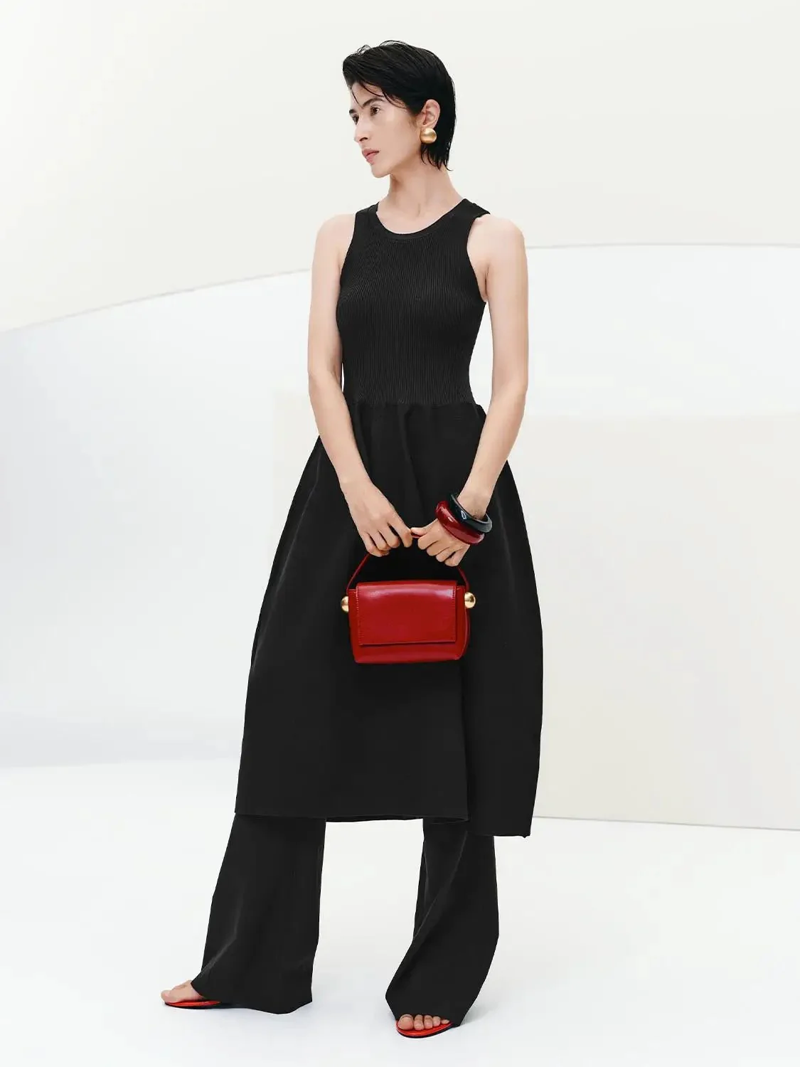 21407-sleeveless-crew-neck-knitted-midi-dresses-1.webp Sleeveless Crew Neck Knitted Midi Dresses