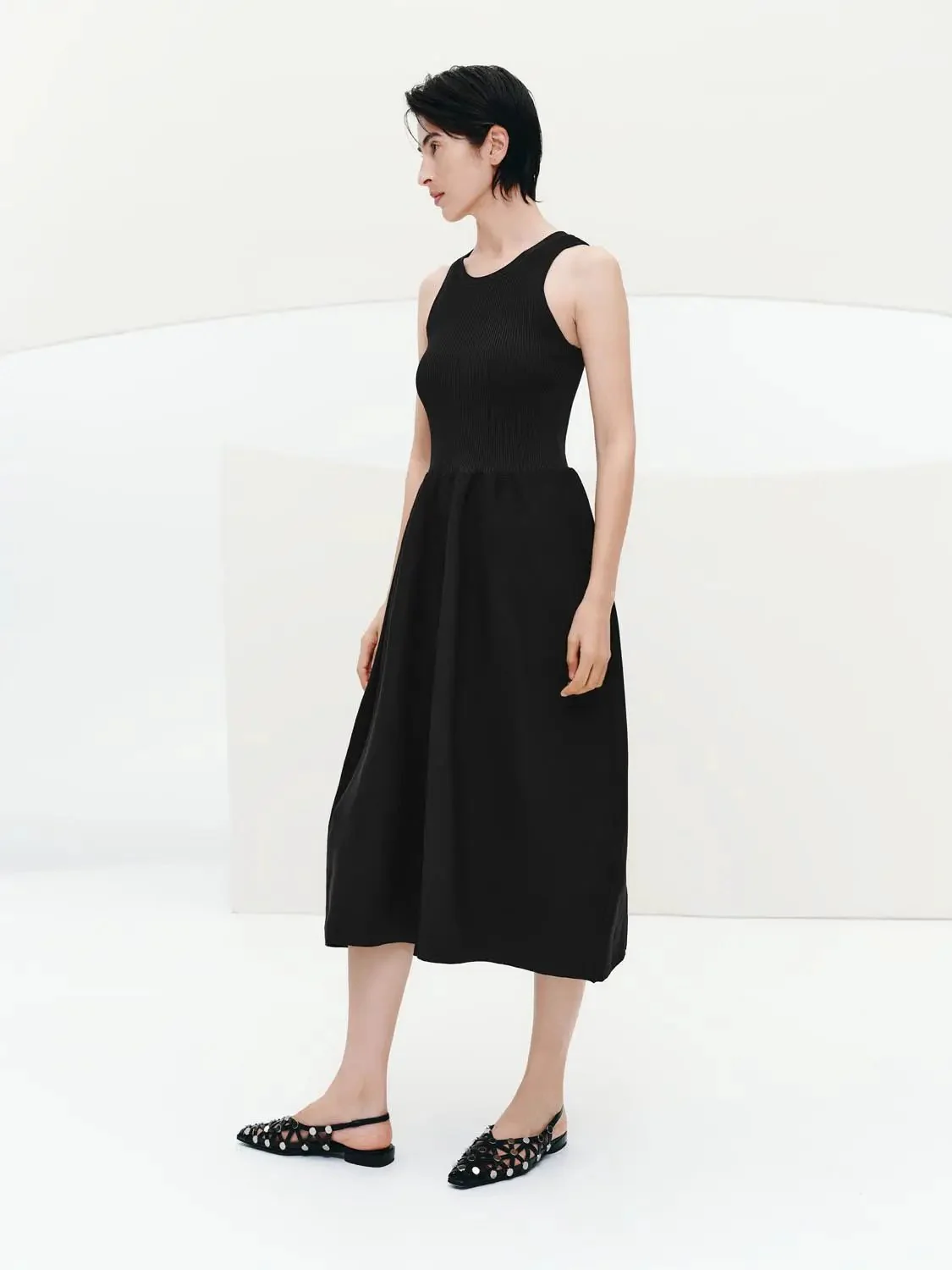 21407-sleeveless-crew-neck-knitted-midi-dresses-5.webp Sleeveless Crew Neck Knitted Midi Dresses