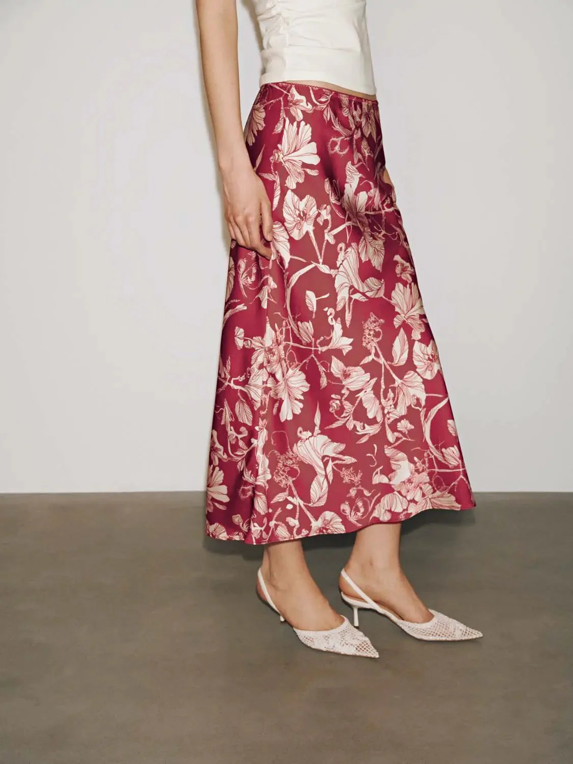 21455-printed-fishtail-midi-skirts-3.webp Printed Fishtail Midi Skirts