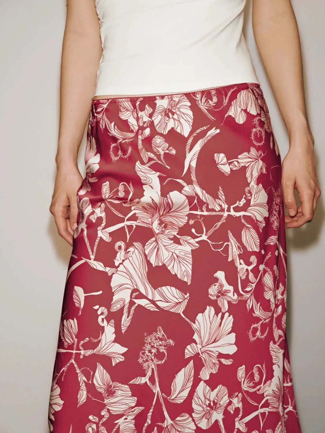 21455-printed-fishtail-midi-skirts-4.webp Printed Fishtail Midi Skirts