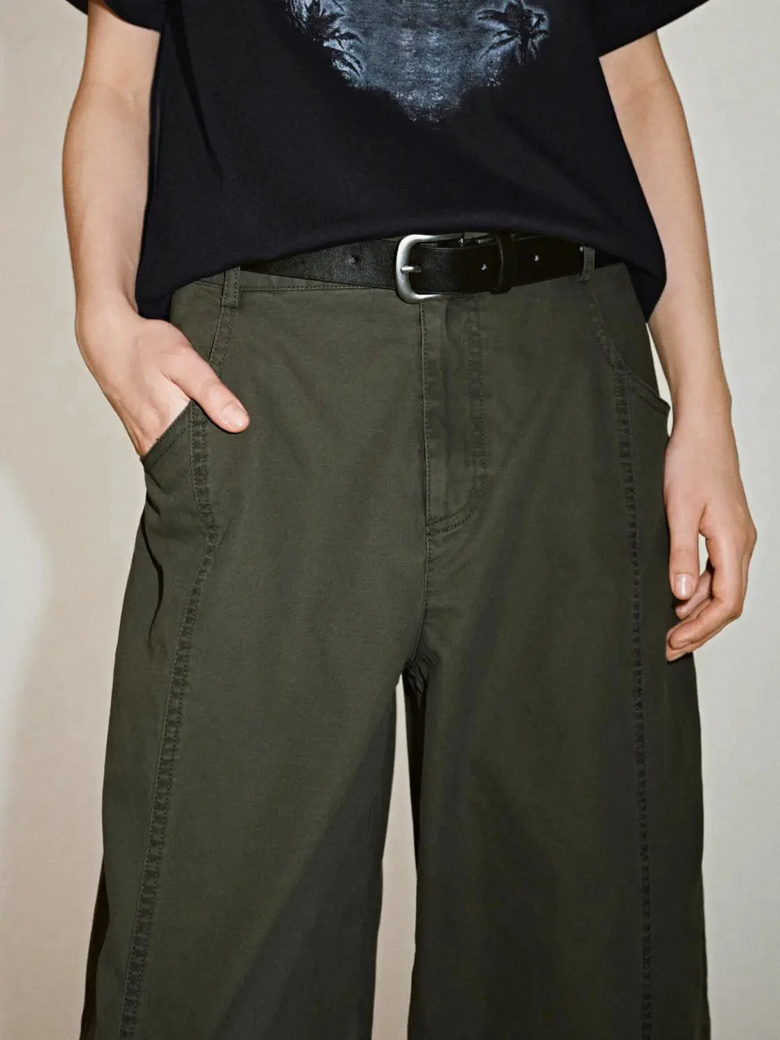 21492-belted-ruffle-trim-seamed-barrel-leg-pants-4.webp Belted Ruffle Trim Seamed Barrel Leg Pants
