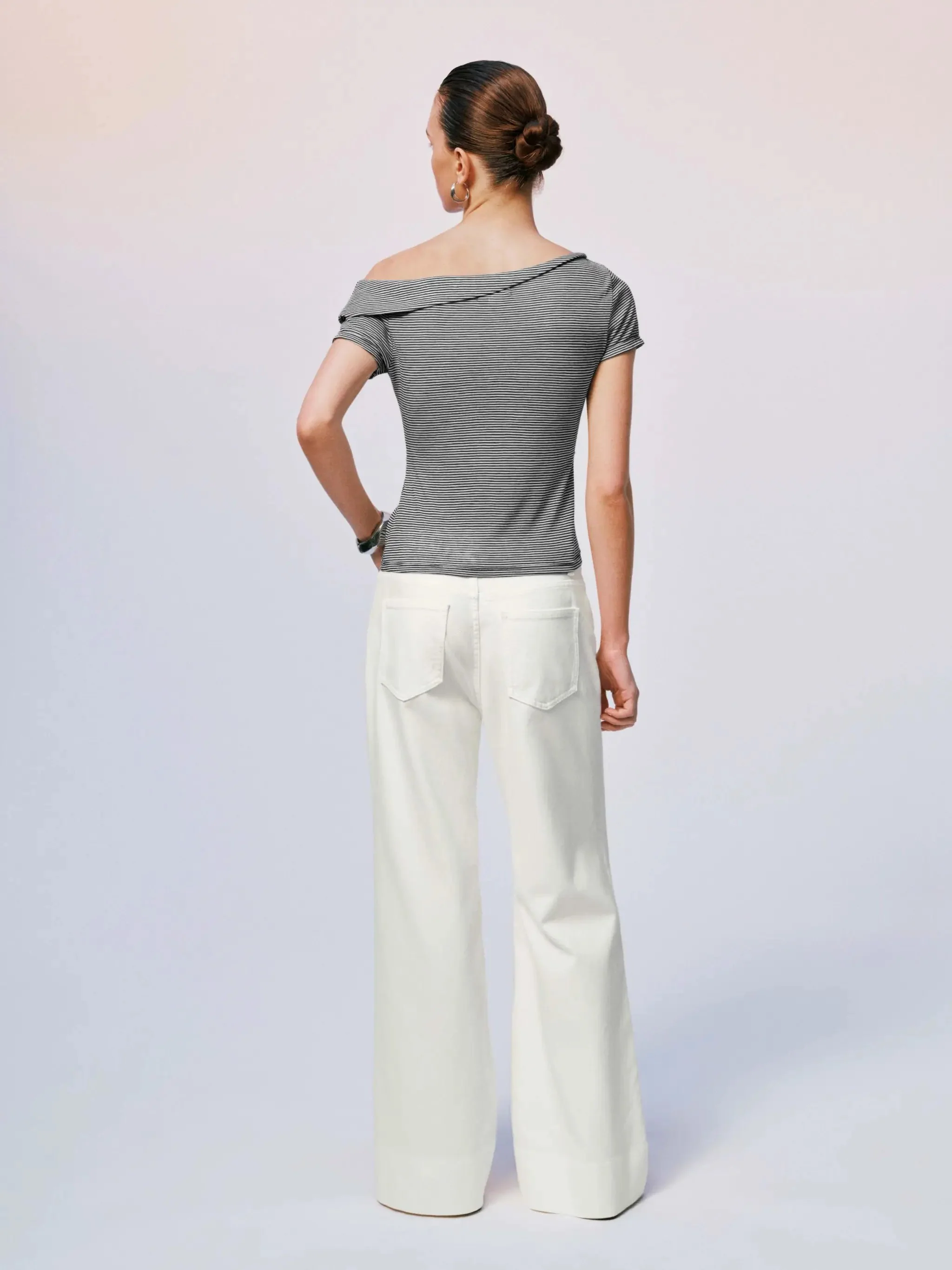 21498-asymmetric-one-shoulder-striped-lyocell-top-4.webp Asymmetric One-Shoulder Striped Lyocell Top