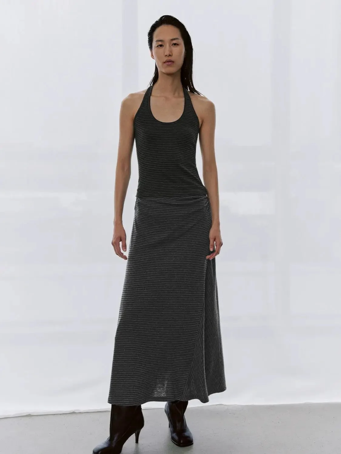 21576-minimalist-striped-strappy-knit-tank-top-9.webp Minimalist Striped Strappy Knit Tank Top