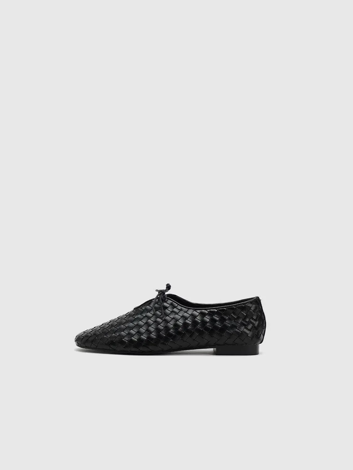 21618-faux-leather-lace-up-woven-pumps-2.webp Faux Leather Lace-Up Woven Pumps