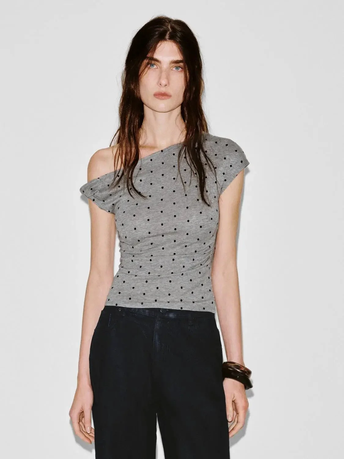21627-polka-dot-one-shoulder-lyocell-wool-blend-t-shirt-1.webp Polka Dot One-Shoulder Lyocell Wool Blend T-Shirt