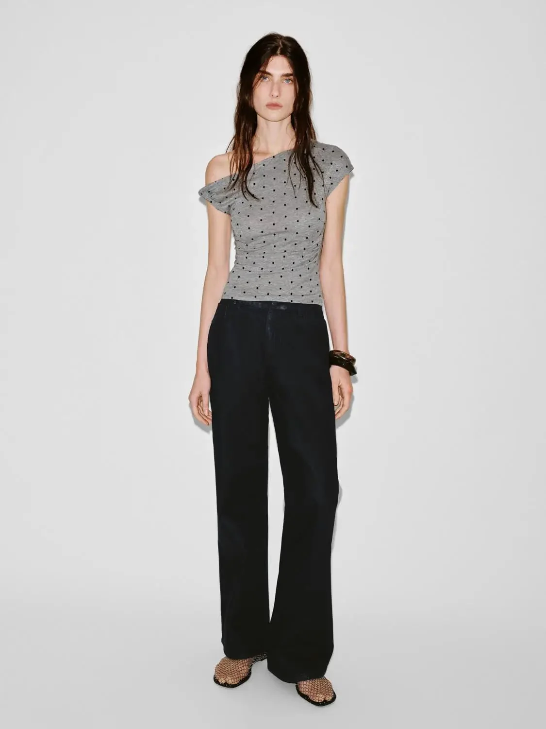 21627-polka-dot-one-shoulder-lyocell-wool-blend-t-shirt-4.webp Polka Dot One-Shoulder Lyocell Wool Blend T-Shirt