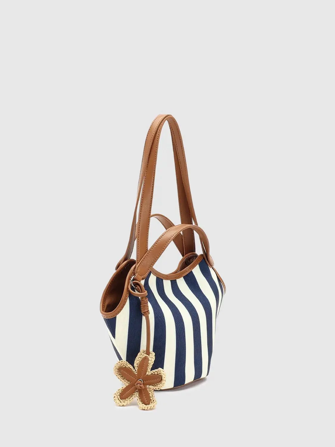 21678-contrast-striped-shoulder-bags-3.webp Contrast Striped Shoulder Bags