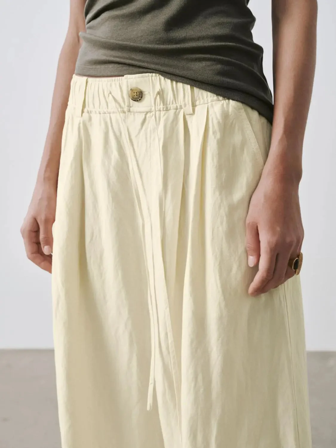 21717-linen-blend-drawstring-barrel-leg-pants-5.webp Linen Blend Drawstring Barrel Leg Pants