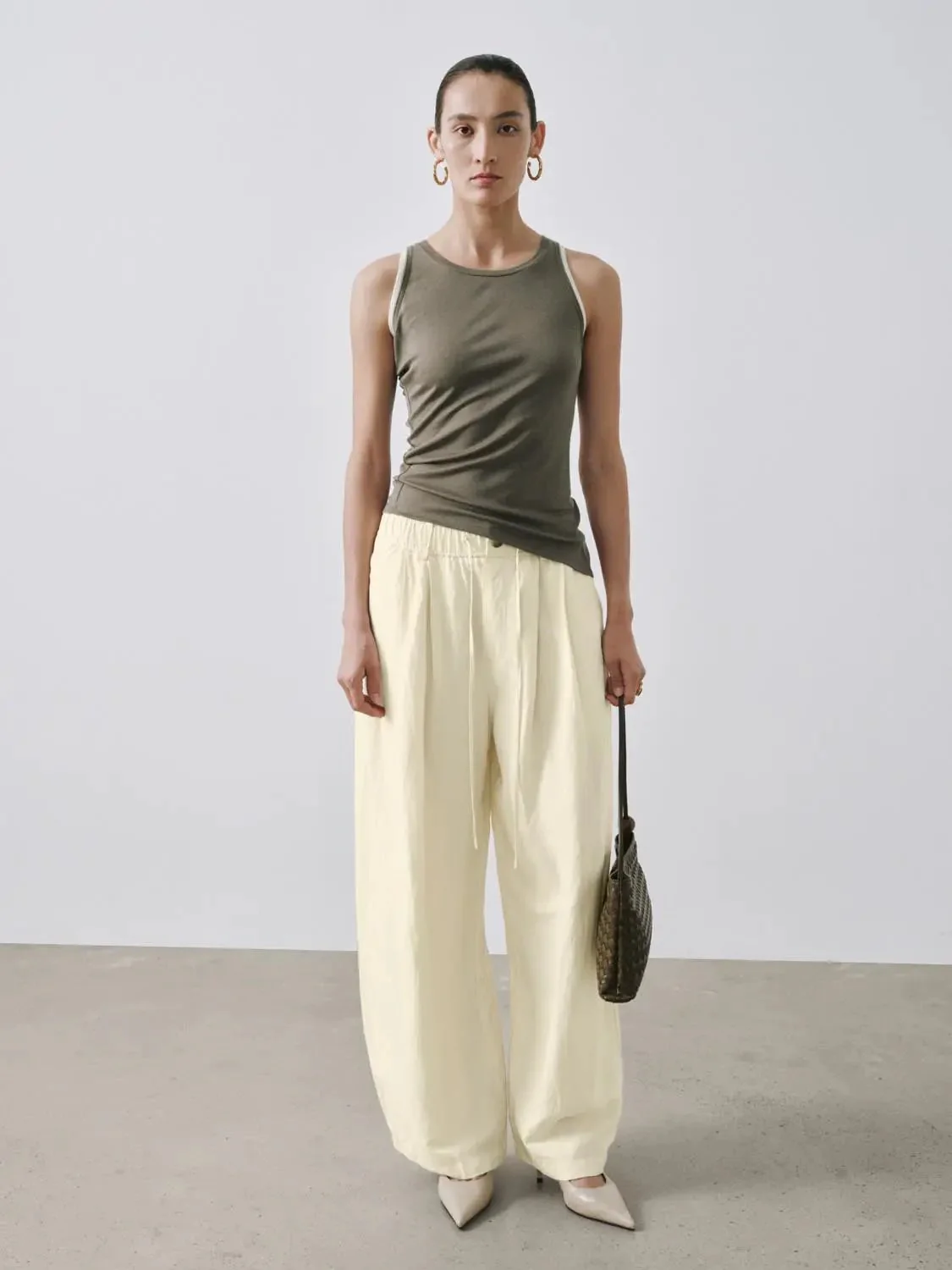 21717-linen-blend-drawstring-barrel-leg-pants-7.webp Linen Blend Drawstring Barrel Leg Pants