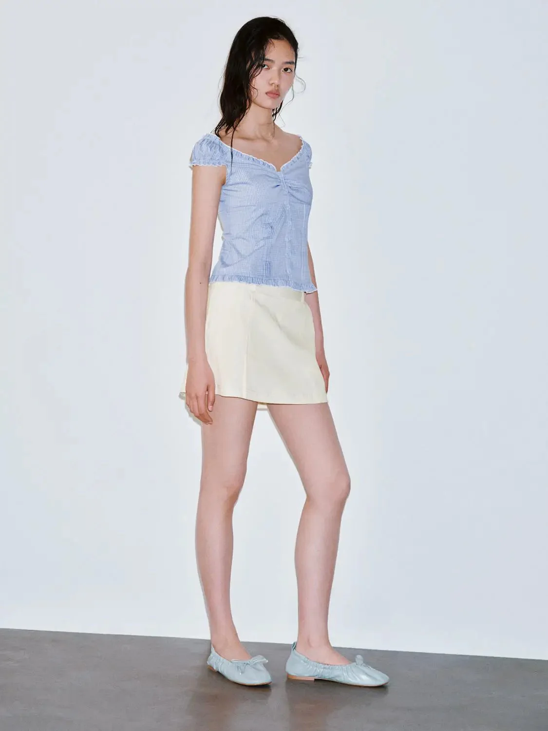 21746-v-neck-shirring-detail-ruffle-trim-short-sleeve-shirts-4.webp V-Neck Shirring Detail Ruffle Trim Short Sleeve Shirts