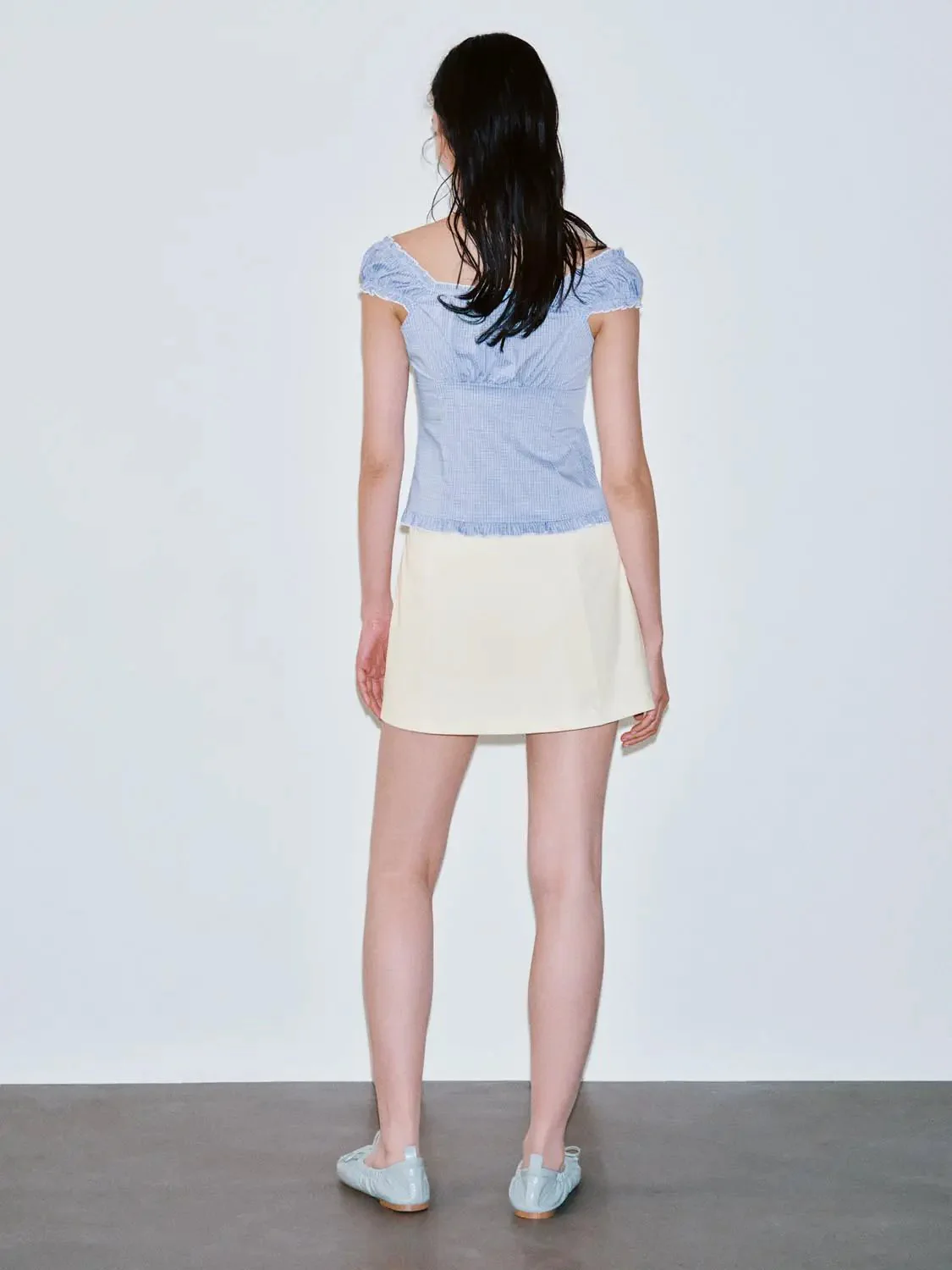 21746-v-neck-shirring-detail-ruffle-trim-short-sleeve-shirts-5.webp V-Neck Shirring Detail Ruffle Trim Short Sleeve Shirts