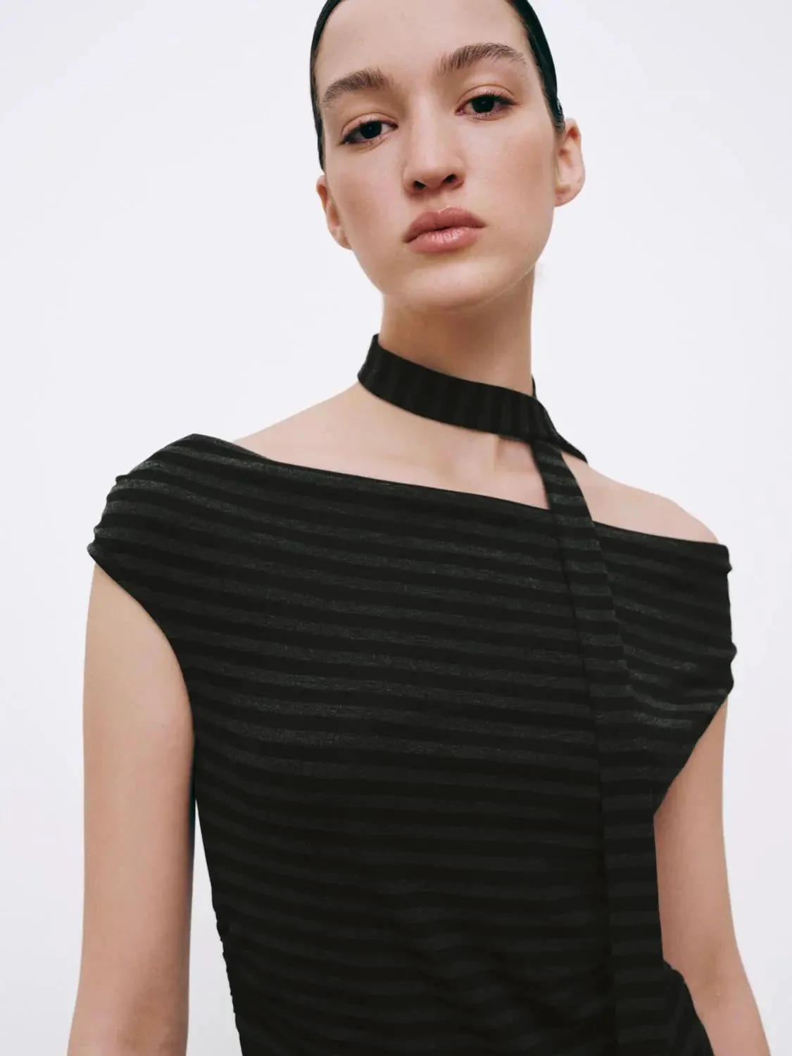 21776-elegant-black-scarf-neck-striped-tshirts-3.webp Elegant Black Scarf Neck Striped Tshirts