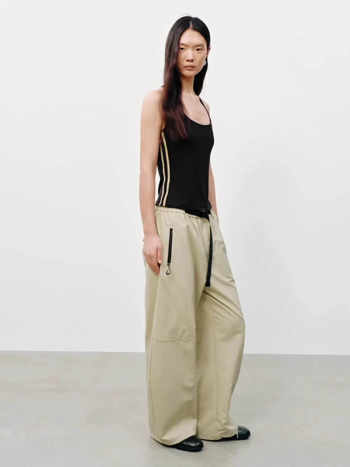 21804-pull-on-zip-pocket-belted-barrel-leg-pants-6.webp Pull On Zip Pocket Belted Barrel Leg Pants
