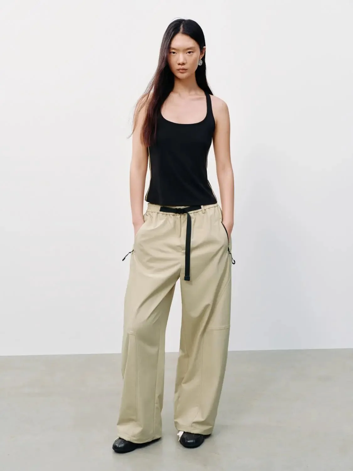 21804-pull-on-zip-pocket-belted-barrel-leg-pants-7.webp Pull On Zip Pocket Belted Barrel Leg Pants