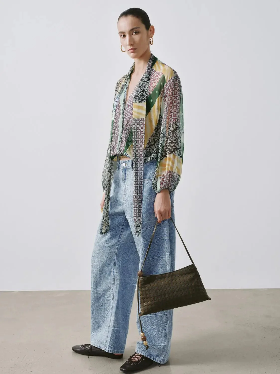 21871-scarf-neck-contrast-spliced-overhead-shirts-5.webp Scarf Neck Contrast Spliced Overhead Shirts
