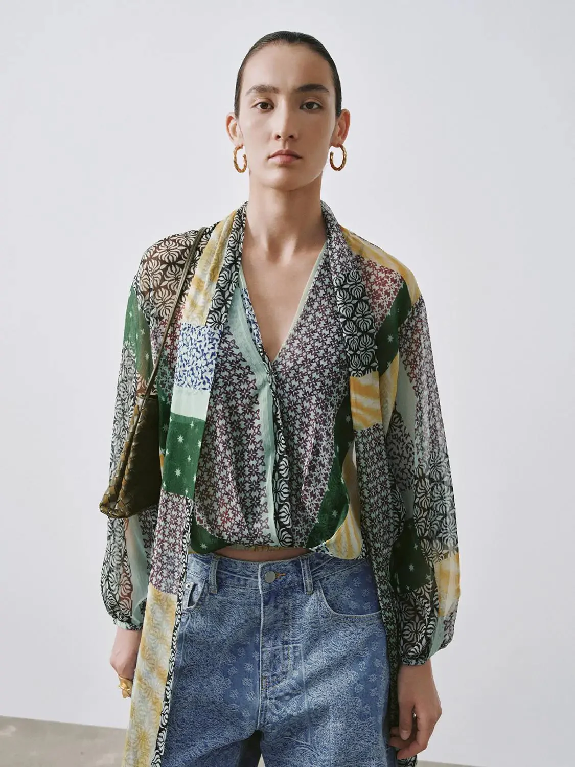 21871-scarf-neck-contrast-spliced-overhead-shirts-9.webp Scarf Neck Contrast Spliced Overhead Shirts