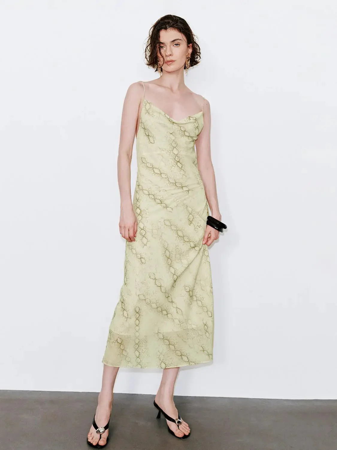 21882-snake-print-strappy-straight-maxi-dresses-1.webp Snake Print Strappy Straight Maxi Dresses