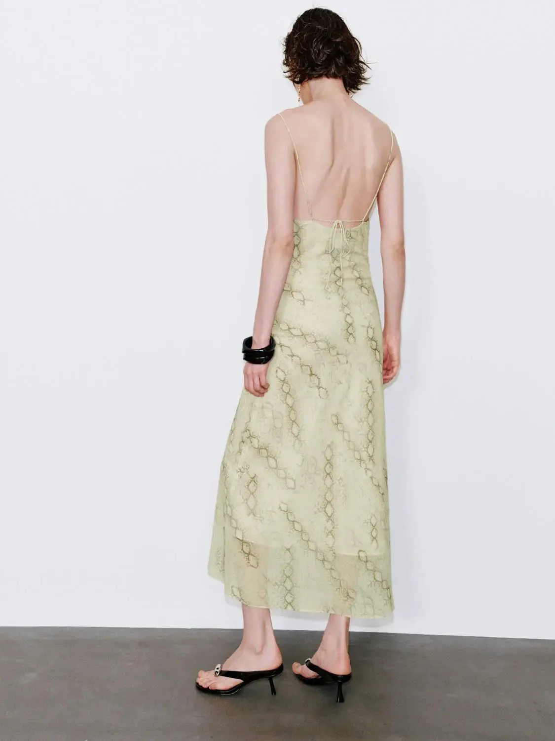 21882-snake-print-strappy-straight-maxi-dresses-6.webp Snake Print Strappy Straight Maxi Dresses