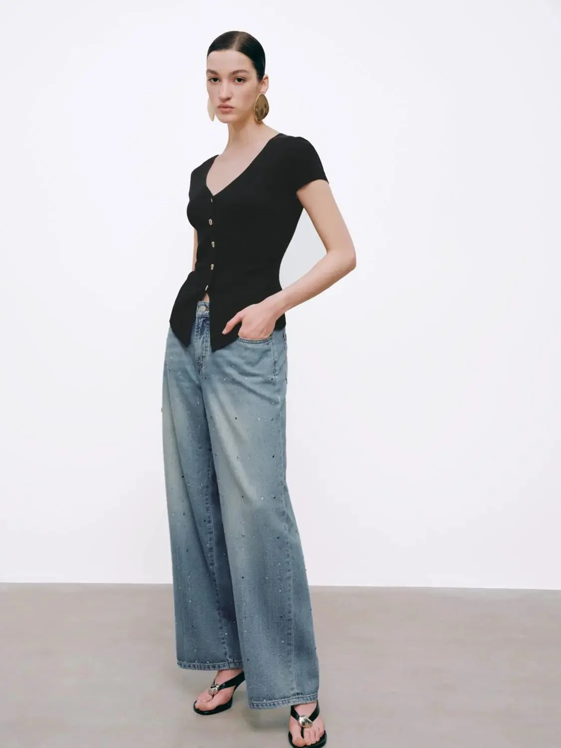 21939-v-neck-button-detail-knit-short-sleeve-top-5.webp V Neck Button Detail Knit Short Sleeve Top