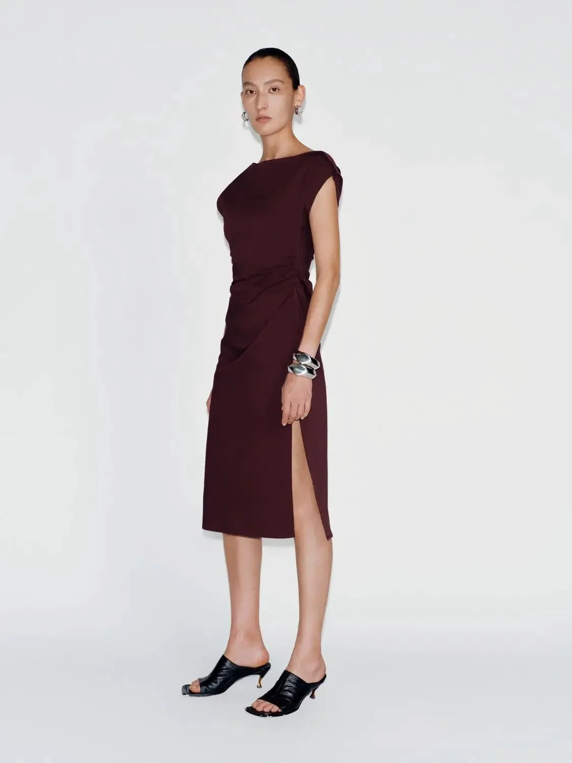 21986-cotton-asymmetric-ruched-cape-shoulder-midi-dress-5.webp Cotton Asymmetric Ruched Cape Shoulder Midi Dress