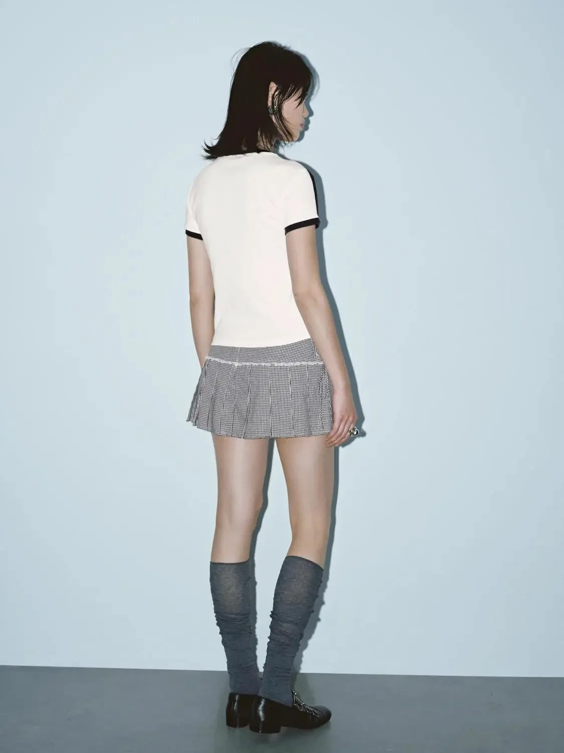 21993-lace-trim-pleated-check-a-line-mini-skirts-4.webp Lace Trim Pleated Check A-Line Mini Skirts
