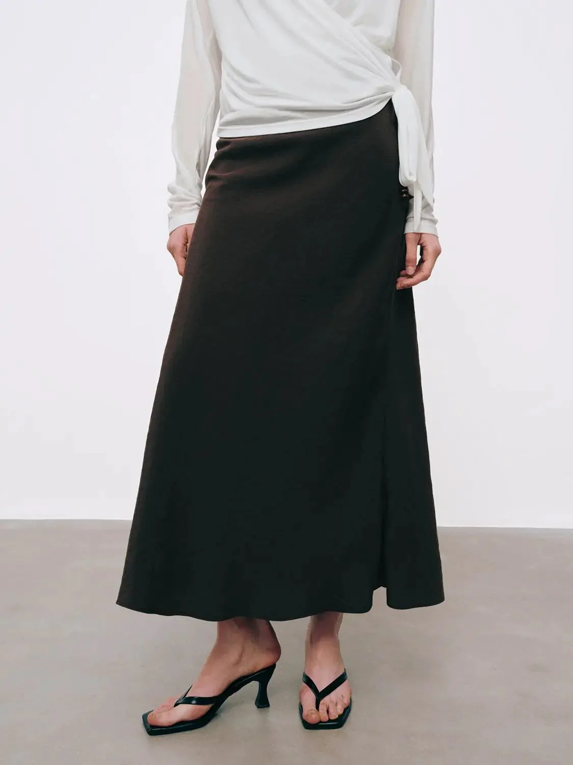 22018-beaded-string-detail-fishtail-midi-skirts-17.webp Beaded String Detail Fishtail Midi Skirts
