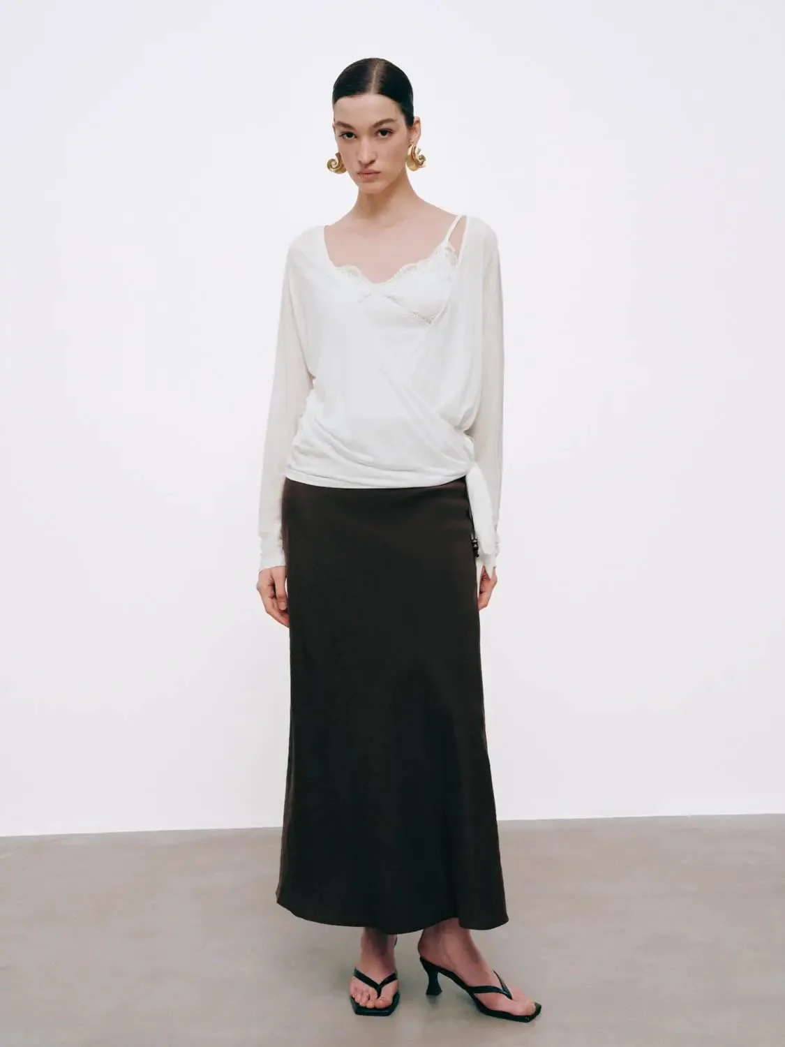 22018-beaded-string-detail-fishtail-midi-skirts-7.webp Beaded String Detail Fishtail Midi Skirts