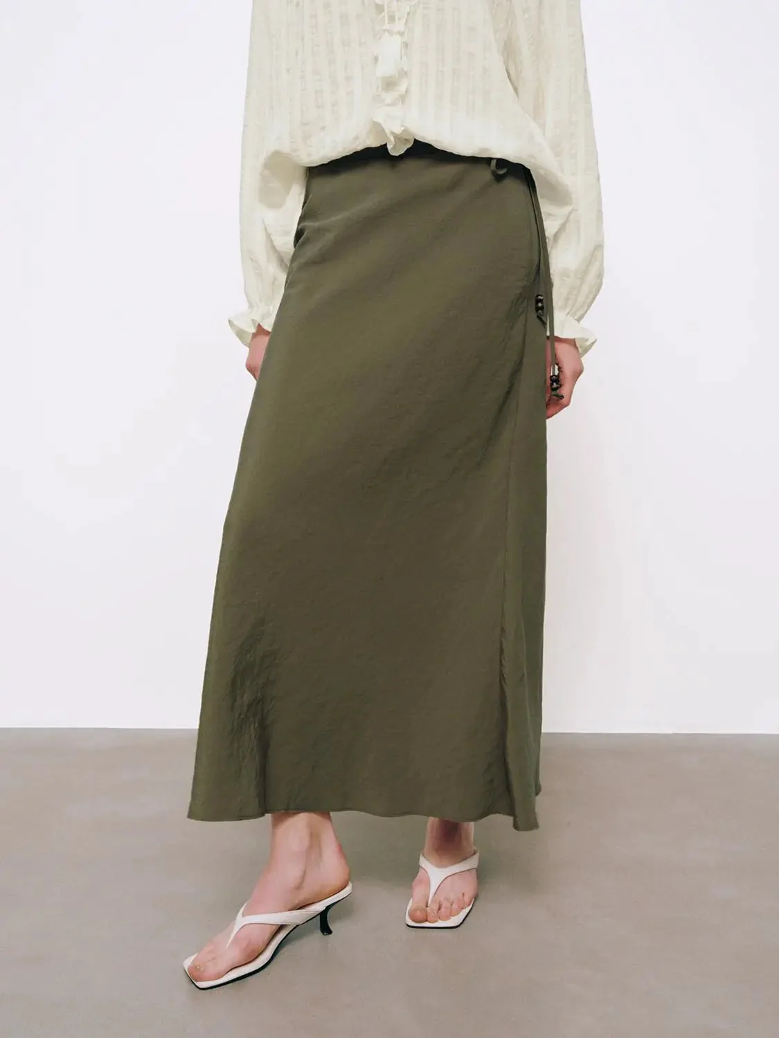 22018-beaded-string-detail-fishtail-midi-skirts-9.webp Beaded String Detail Fishtail Midi Skirts