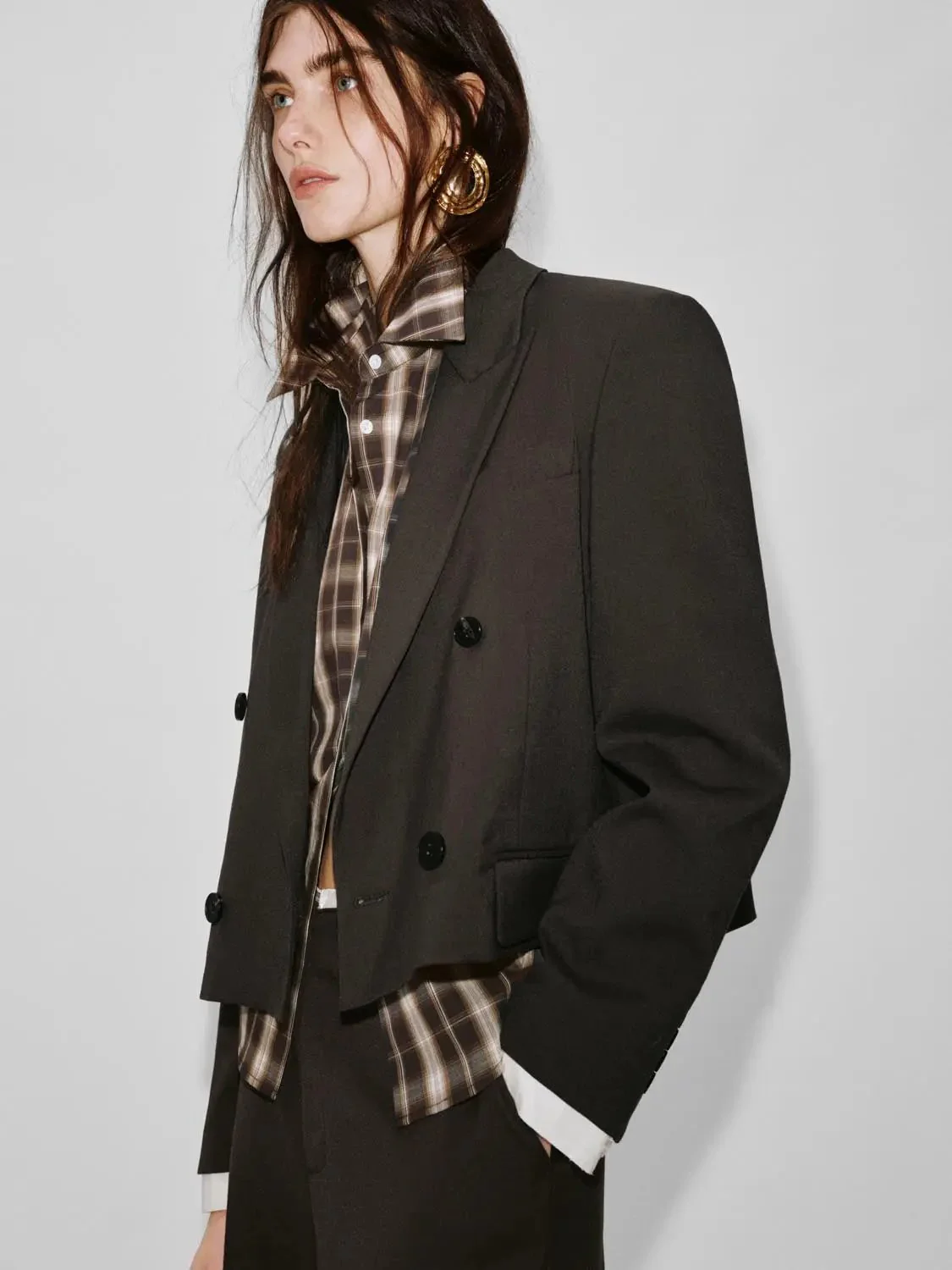 22123-double-breasted-cropped-blazers-3.webp Double Breasted Cropped Blazers