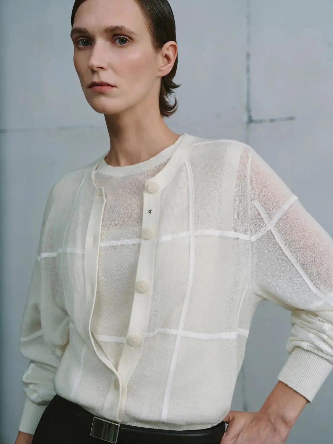 22152-crew-neck-contrast-check-knitted-cardigans-2.webp Crew Neck Contrast Check Knitted Cardigans