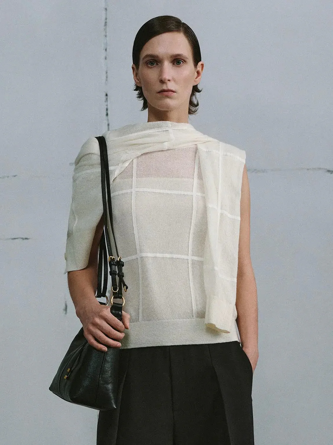 Contrast Check Sleeveless Knitted T-Shirts