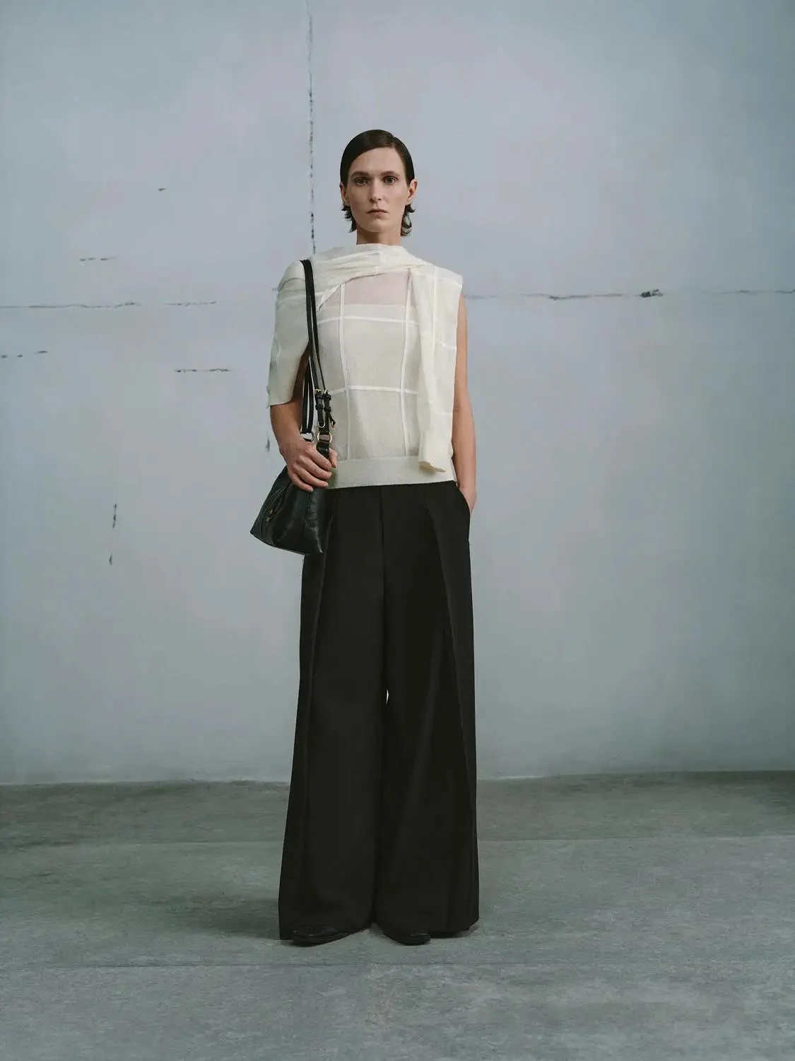 Contrast Check Sleeveless Knitted T-Shirts