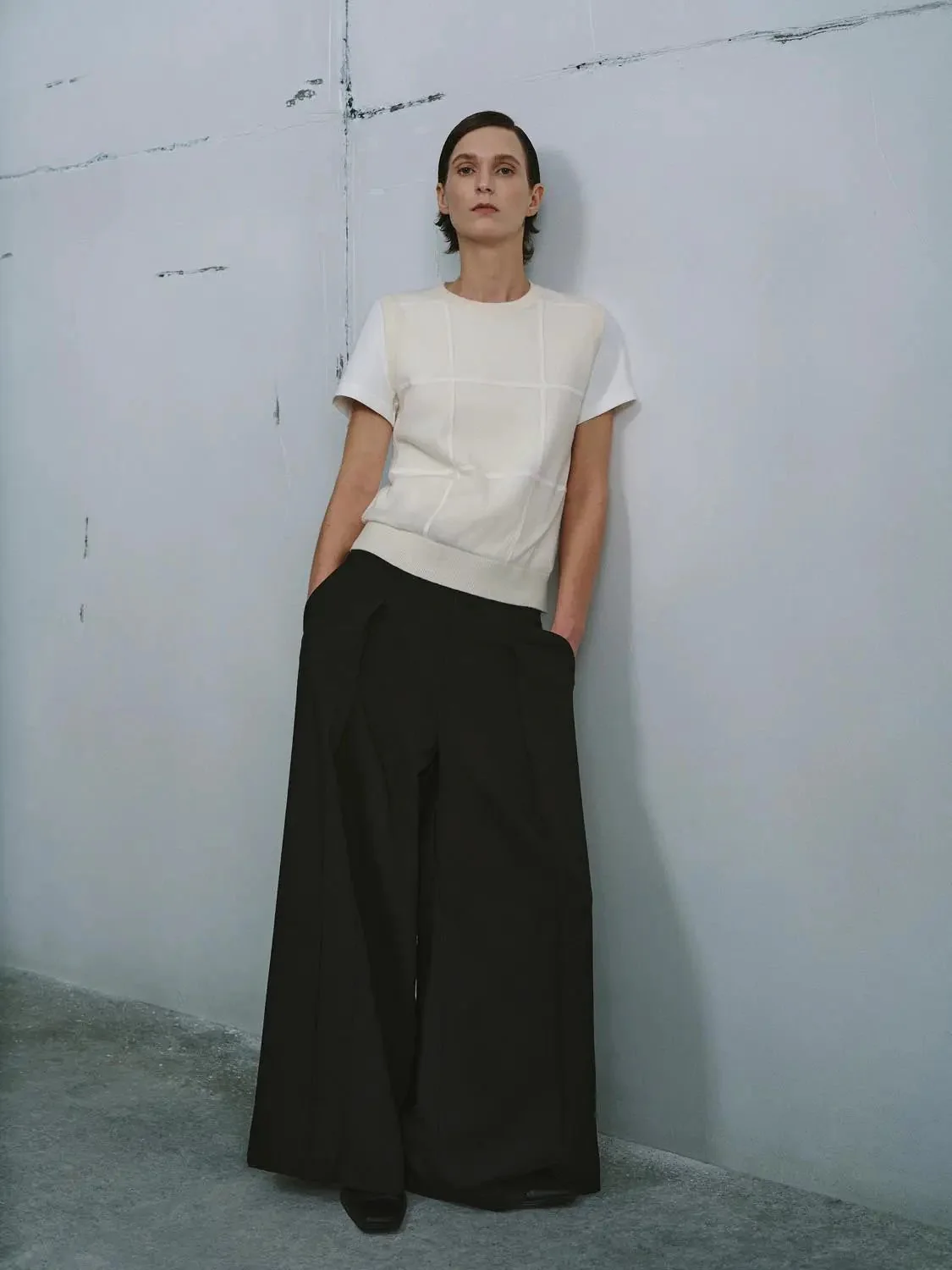 Contrast Check Sleeveless Knitted T-Shirts
