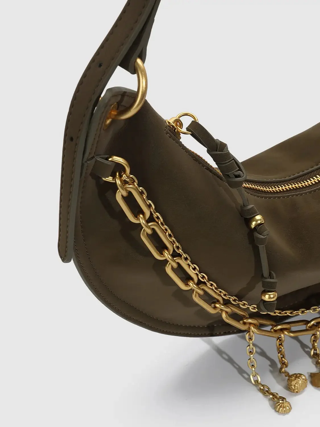 22165-chain-detail-faux-leather-crescent-shoulder-bags-5.webp Chain Detail Faux Leather Crescent Shoulder Bags