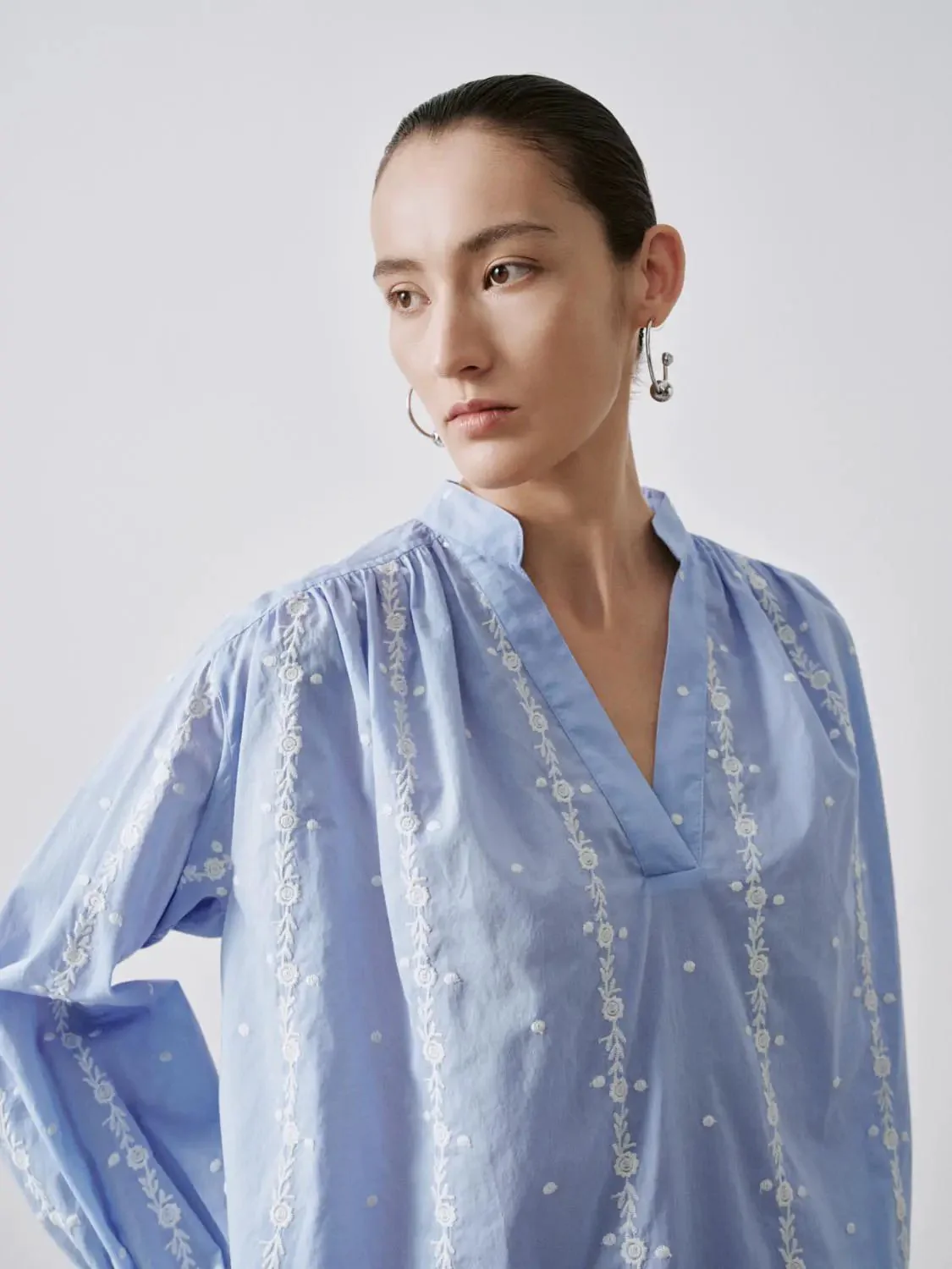 Contrast Embroidered Striped V-Neck Overhead Shirts