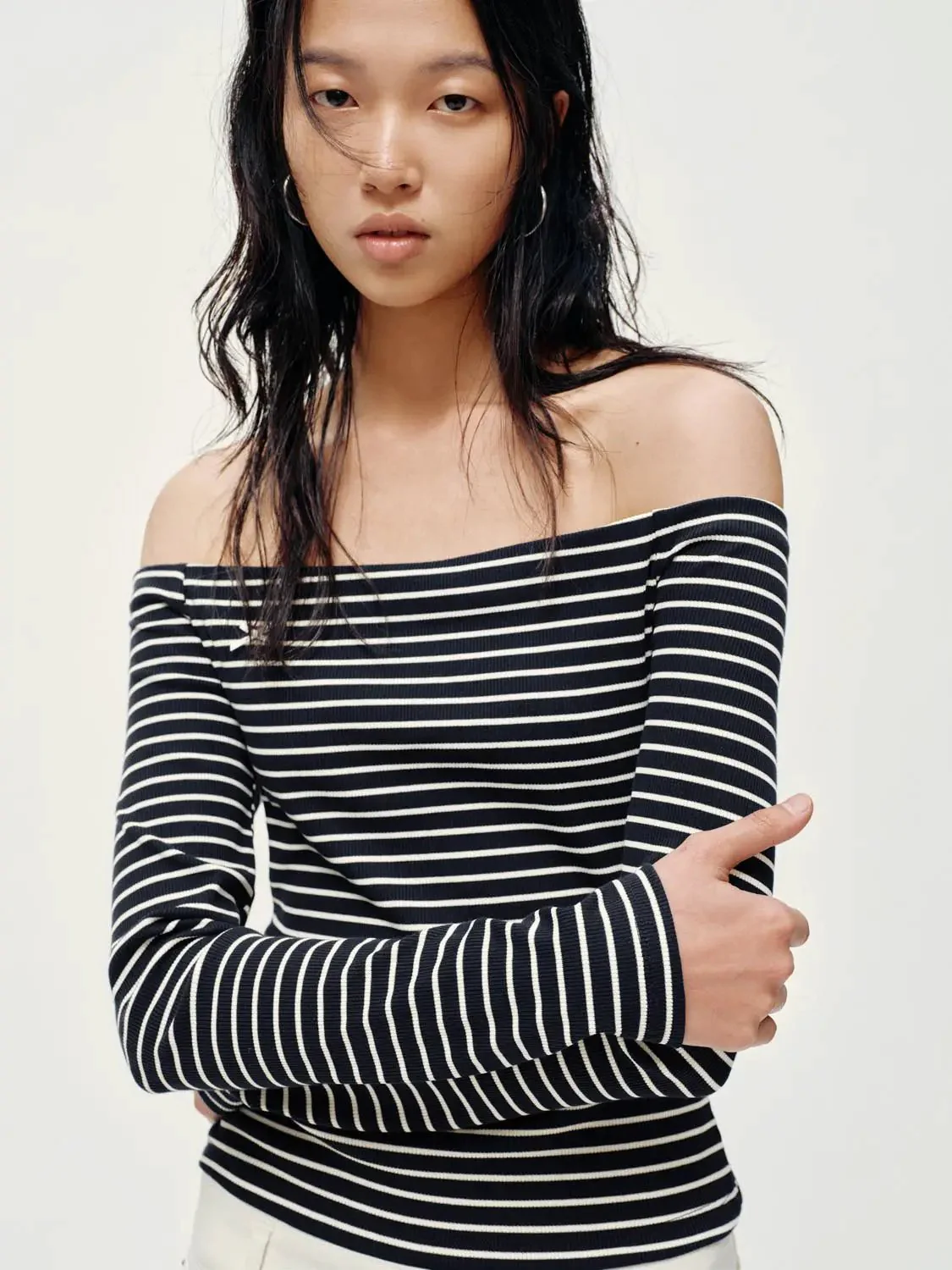 22227-cotton-off-shoulder-striped-long-sleeve-top-3.webp Cotton Off-Shoulder Striped Long Sleeve Top