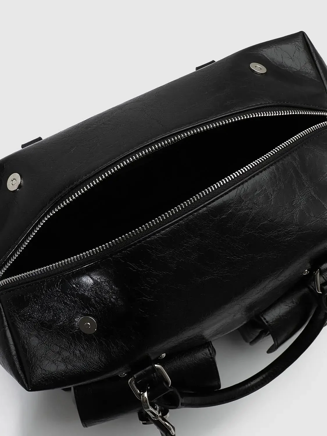 22321-oversized-faux-leather-multi-pocket-handle-shoulder-bags-4.webp Oversized Faux Leather Multi-Pocket Handle Shoulder Bags