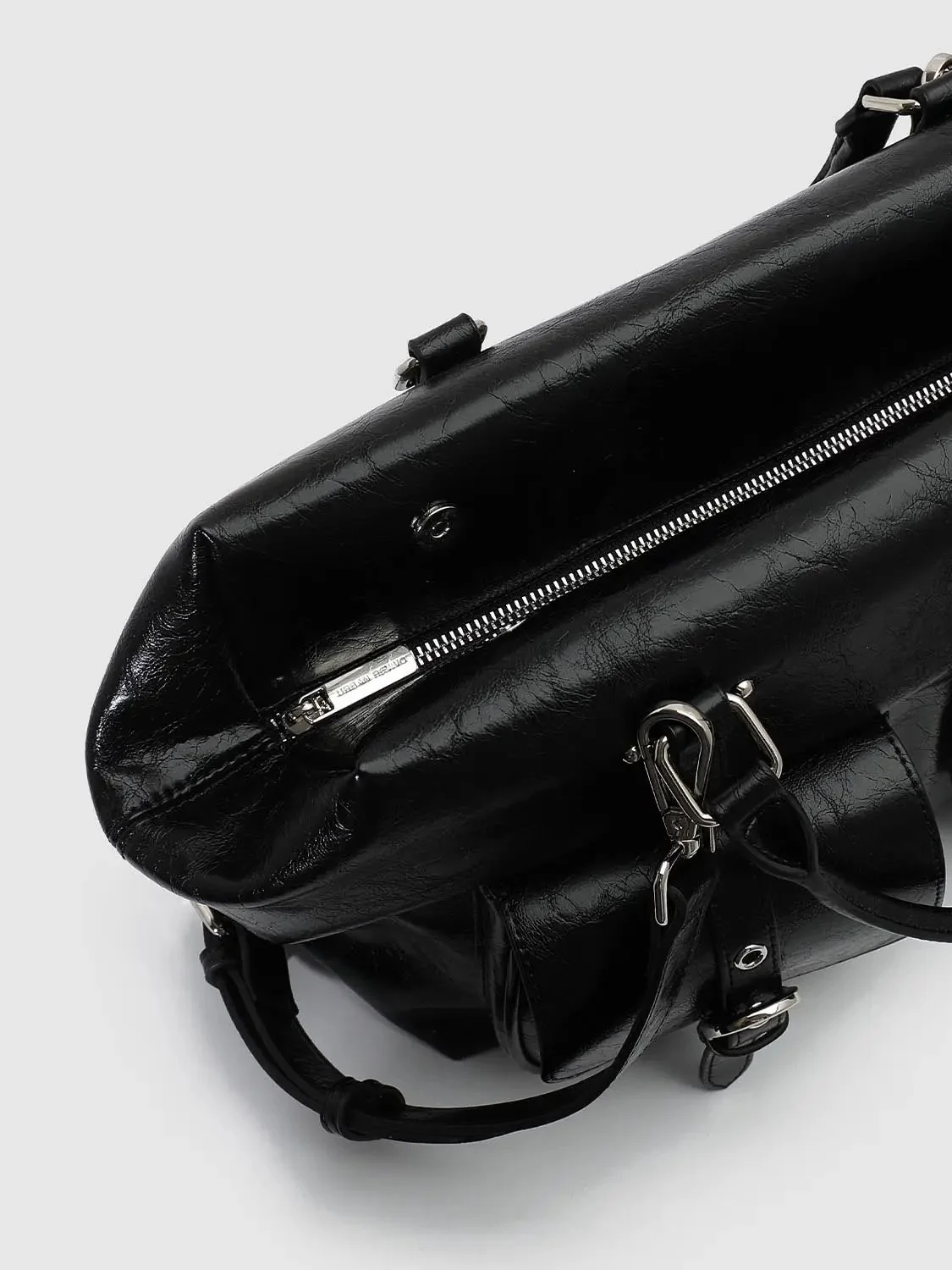 22321-oversized-faux-leather-multi-pocket-handle-shoulder-bags-6.webp Oversized Faux Leather Multi-Pocket Handle Shoulder Bags