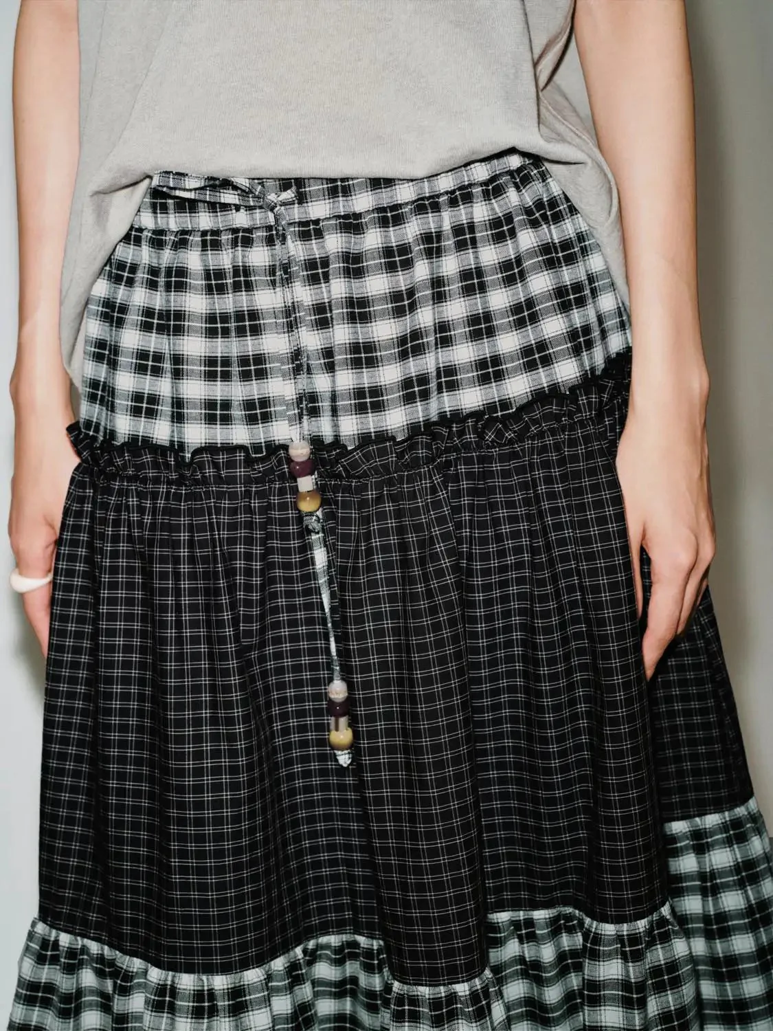 22397-drawstring-pull-on-contrast-check-tiered-a-line-midi-skirts-5.webp Drawstring Pull On Contrast Check Tiered A-Line Midi Skirts
