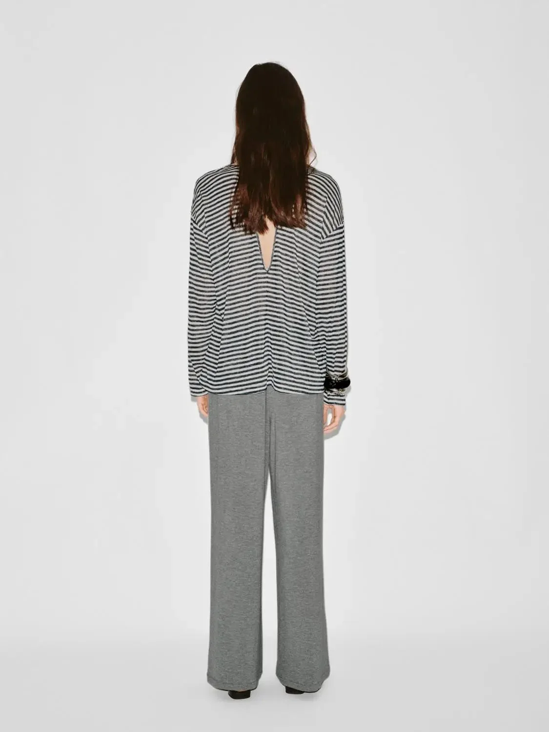 22430-viscose-linen-striped-knit-crew-neck-long-sleeve-t-shirts-6.webp Viscose Linen Striped Knit Crew Neck Long Sleeve T Shirts