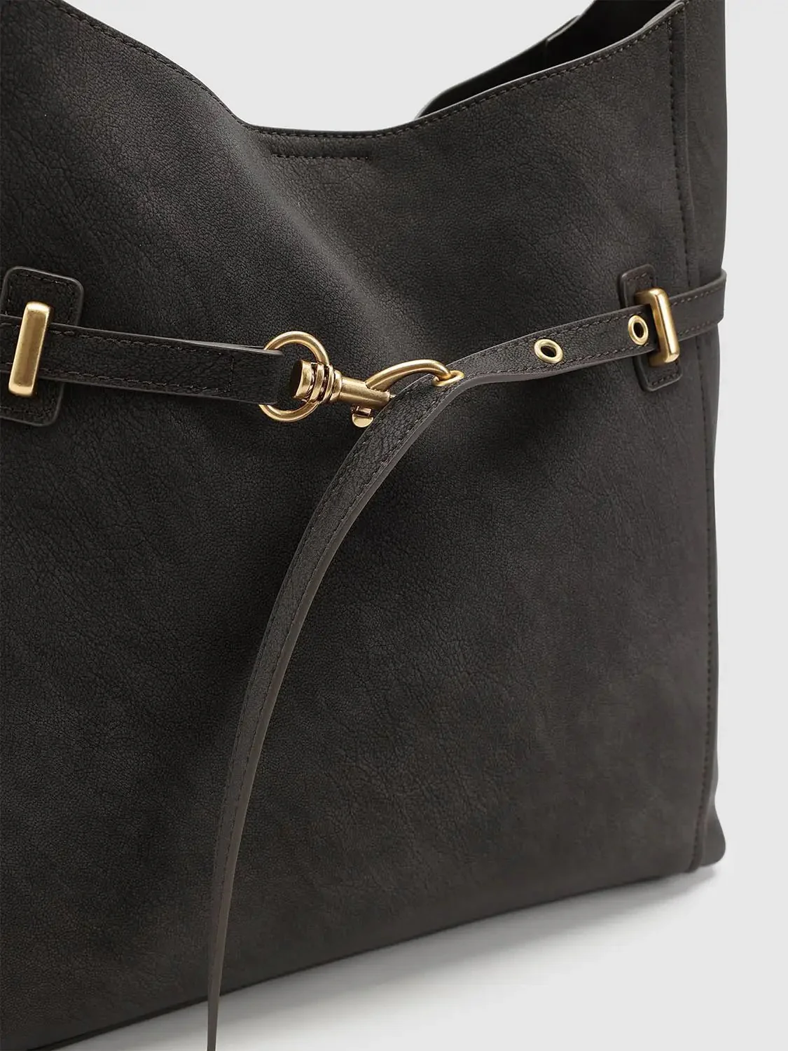 22475-buckle-detail-shoulder-bags-4.webp Buckle Detail Shoulder Bags