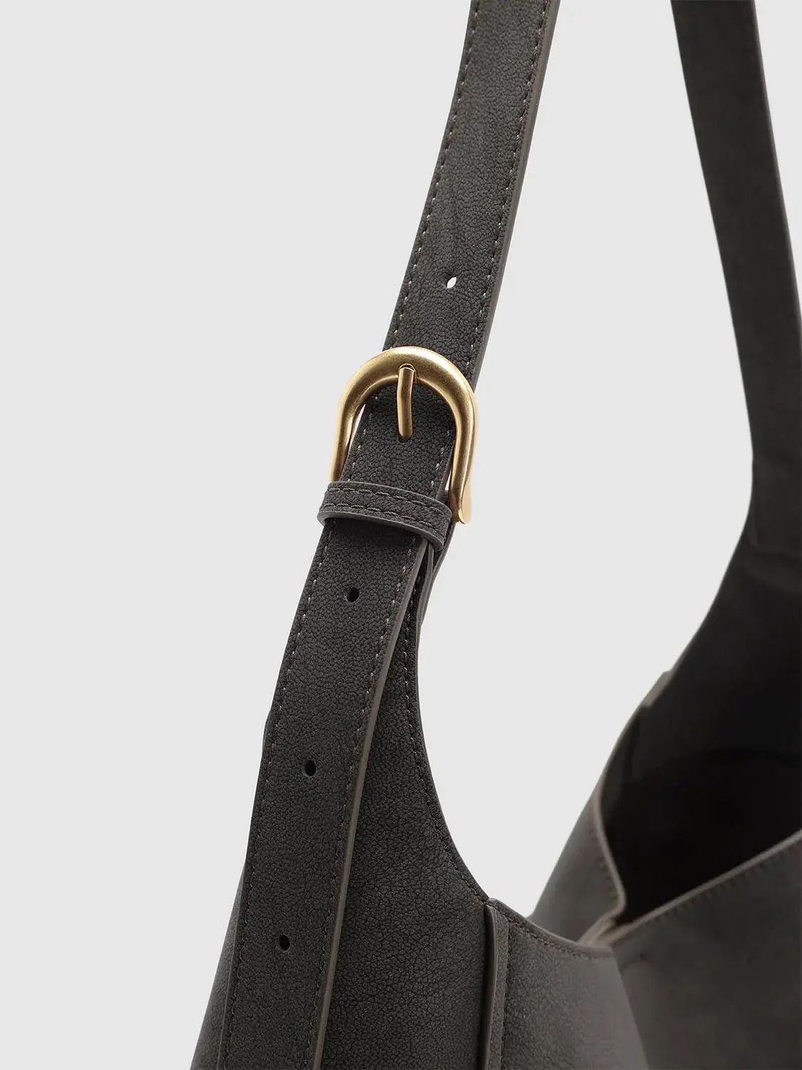 22475-buckle-detail-shoulder-bags-5.webp Buckle Detail Shoulder Bags