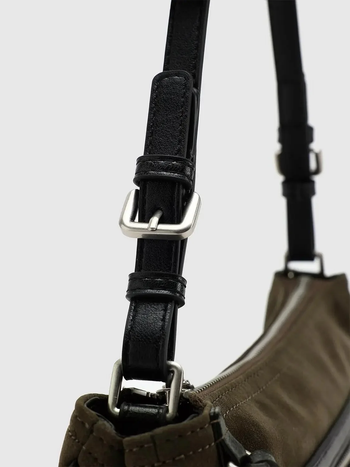 22488-zip-detail-bowling-shoulder-bags-6.webp Zip Detail Bowling Shoulder Bags