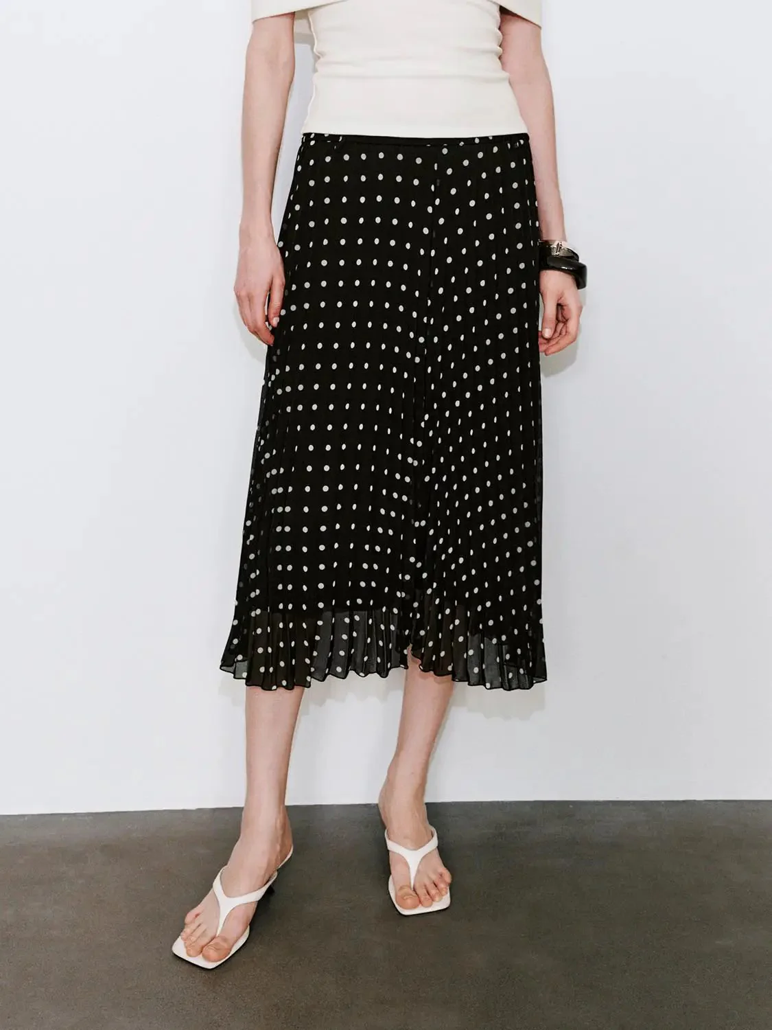 22495-polka-dotted-pull-on-a-line-midi-skirts-9.webp Polka Dotted Pull On A-Line Midi Skirts