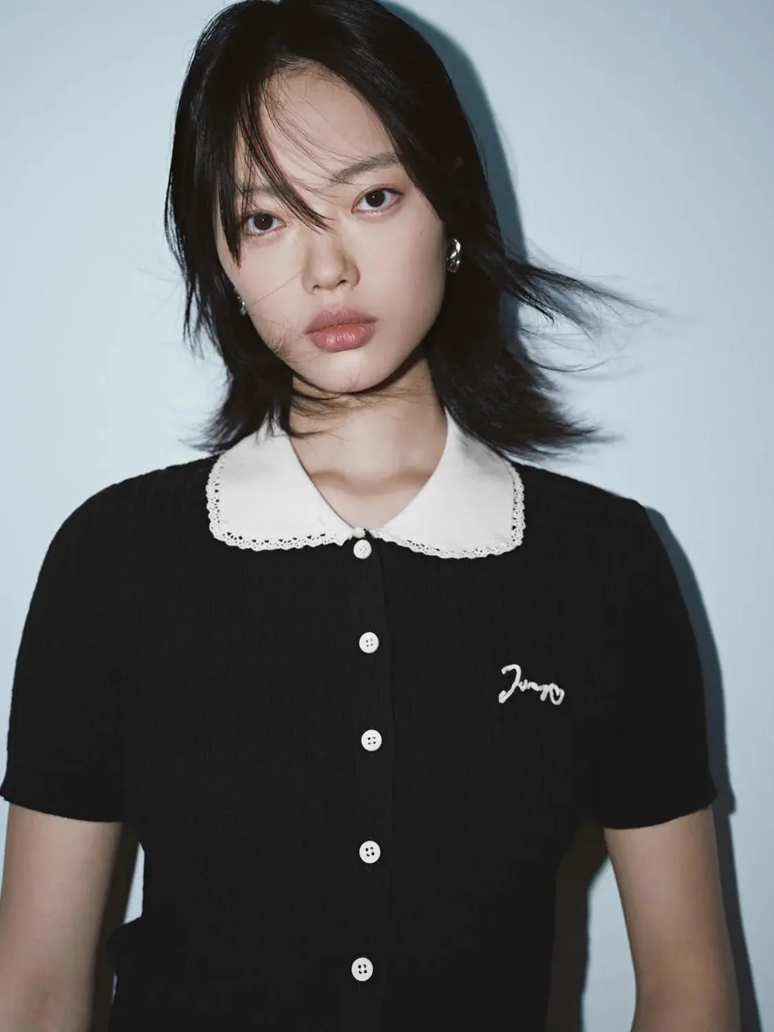 22506-collared-short-sleeve-knitted-cardigans-3.webp Collared Short Sleeve Knitted Cardigans