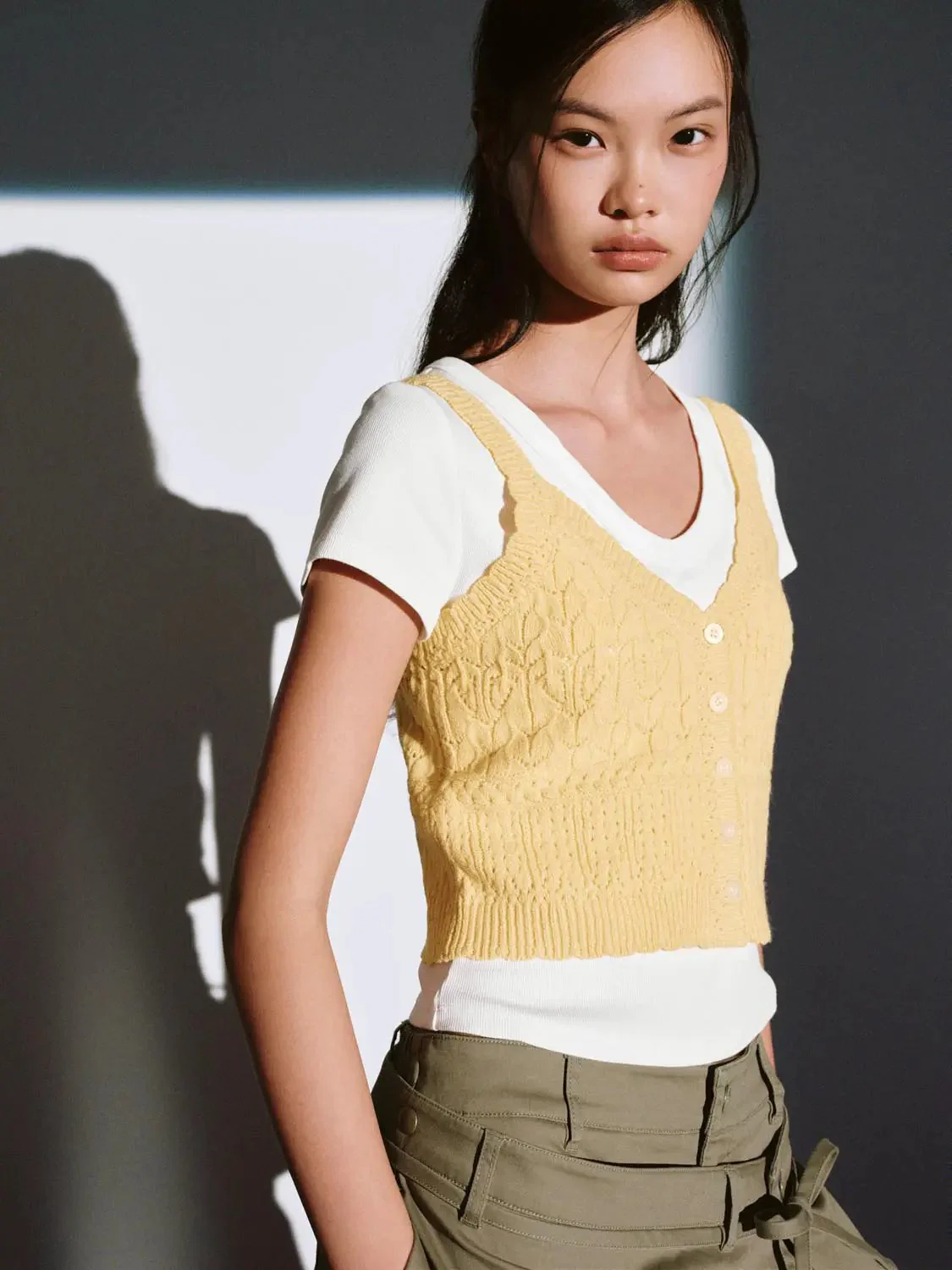 22537-strappy-v-neck-crochet-knitted-cardigans-3.webp Strappy V-Neck Crochet Knitted Cardigans