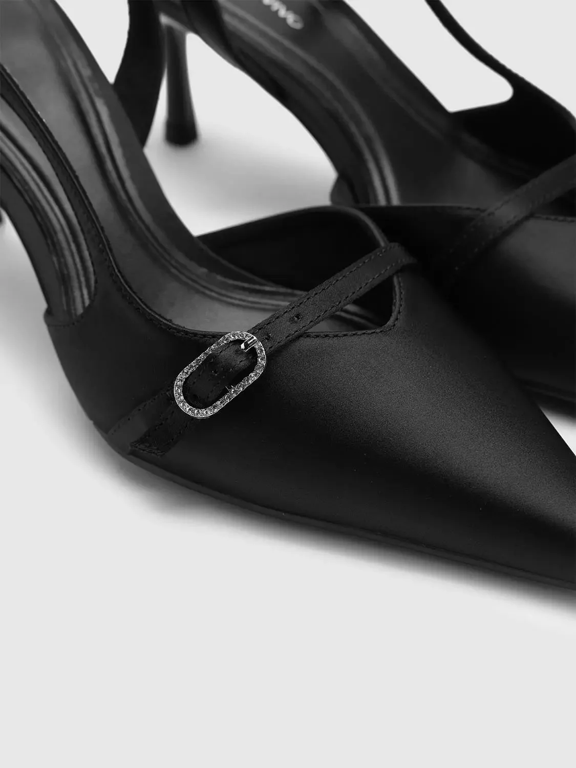 22556-point-toe-heeled-slingbacks-5.webp Point Toe Heeled Slingbacks