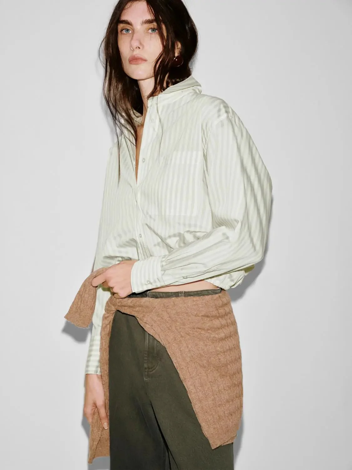 22582-contrast-striped-balloon-hem-overhead-shirts-2.webp Contrast Striped Balloon Hem Overhead Shirts