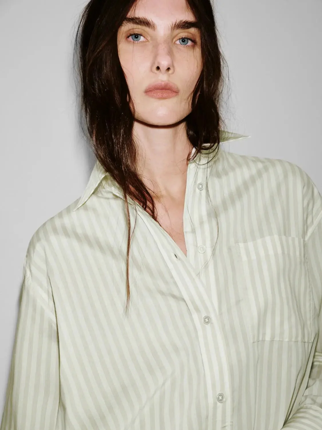 22582-contrast-striped-balloon-hem-overhead-shirts-3.webp Contrast Striped Balloon Hem Overhead Shirts