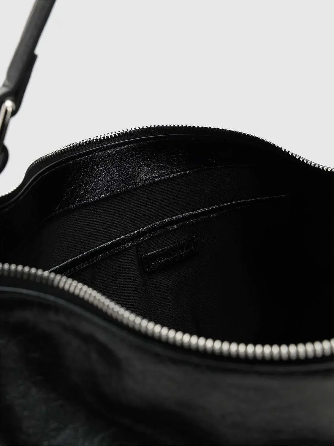 22619-faux-leather-buckle-detail-shoulder-bags-4.webp Faux Leather Buckle Detail Shoulder Bags